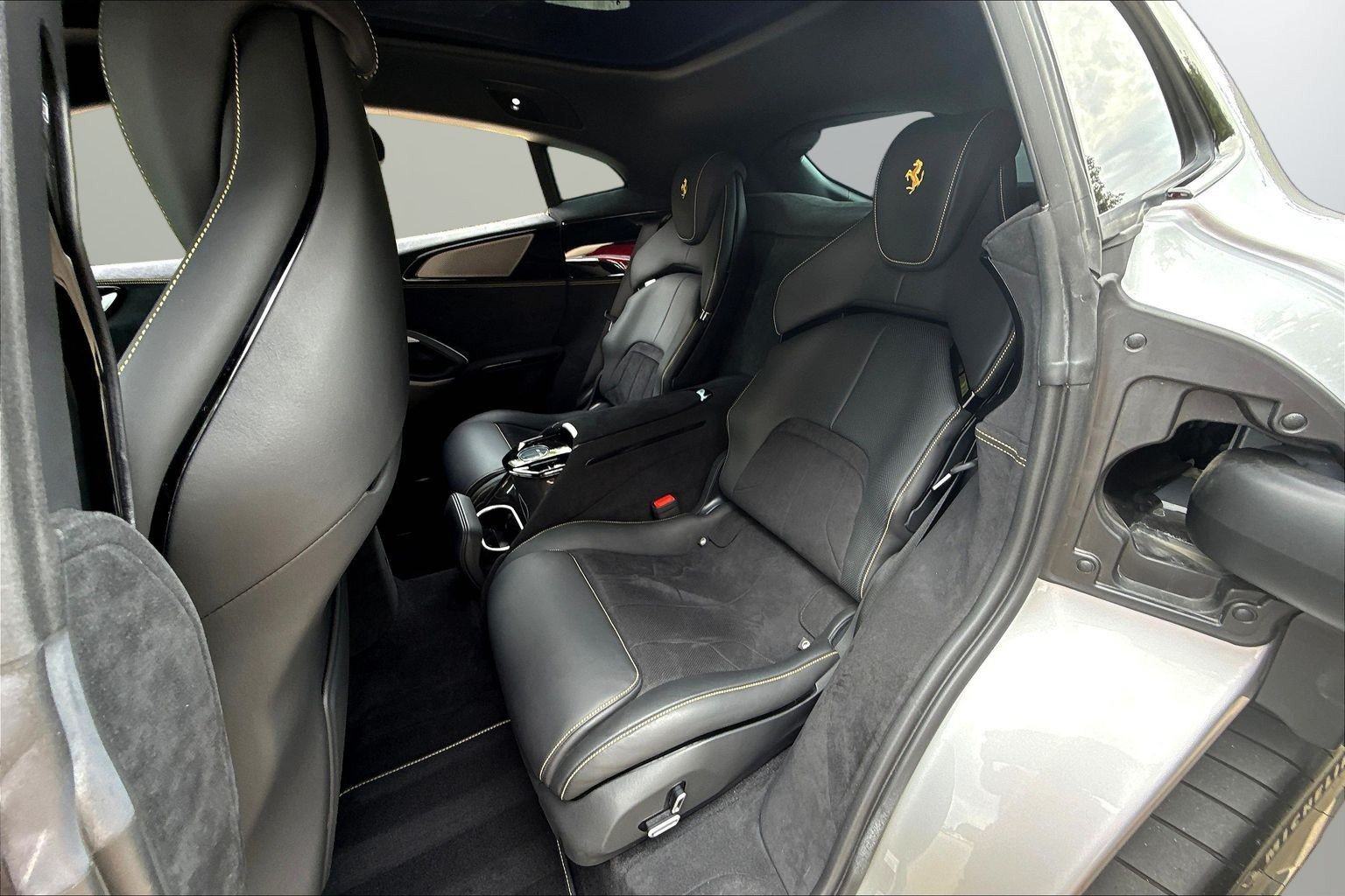 Used 2023 Ferrari Purosangue AWD/4WD image 22