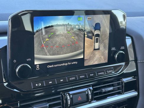 New 2025 Nissan Pathfinder SL image 19