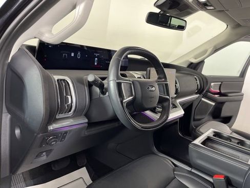 Used 2025 Ford Expedition Platinum AWD/4WD image 20