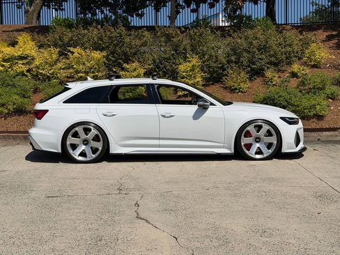 Used 2021 Audi RS 6 w/ Executive Package AWD/4WD image 2