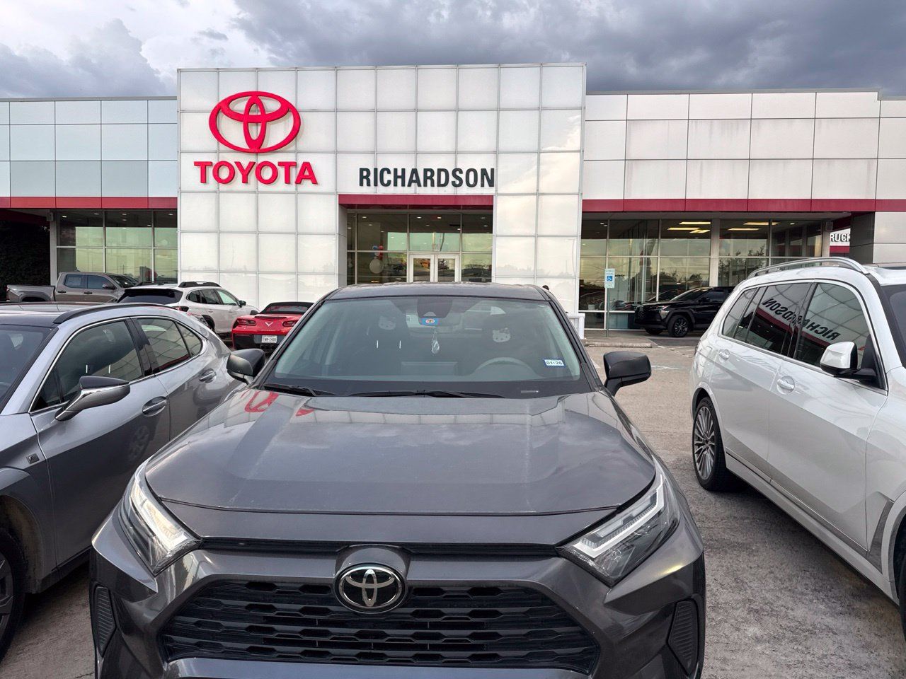 Used 2024 Toyota RAV4 LE FWD image 2
