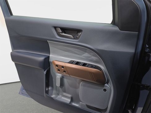 Used 2024 Ford Maverick Lariat w/ 4K Tow Package image 29