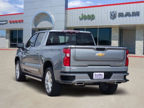 Used 2024 Chevrolet Silverado 1500 High Country w/ High Country Premium Package AWD/4WD image 4