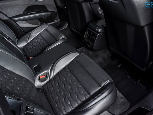 Used 2022 Audi e-tron GT Premium Plus w/ Performance Package image 20