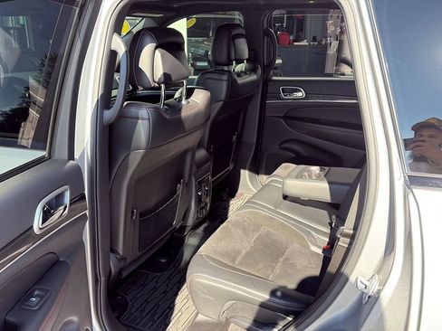 Used 2017 Jeep Grand Cherokee Trailhawk AWD/4WD image 31