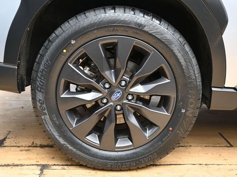 Used 2025 Subaru Outback Onyx Edition image 13