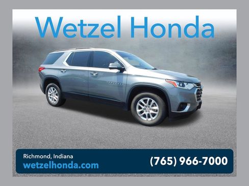 Used 2019 Chevrolet Traverse LT FWD image 1