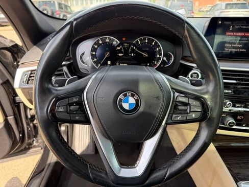 Used 2019 BMW 530i w/ Convenience Package RWD image 14