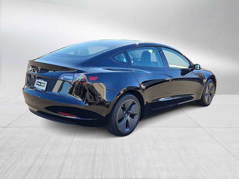 Used 2023 Tesla Model 3 Standard Range image 8