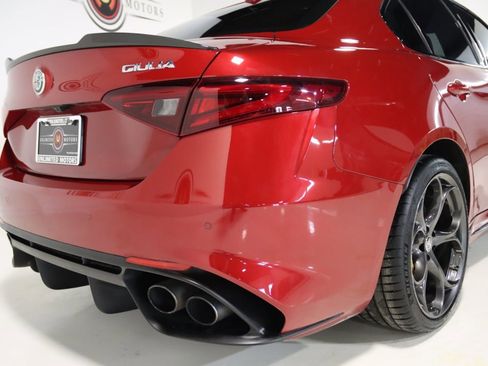 Used 2018 Alfa Romeo Giulia Quadrifoglio w/ Driver Assist Dynamic Package image 10