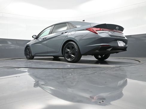 Certified 2022 Hyundai Elantra SEL w/ Cargo Package image 31