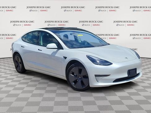 Used 2023 Tesla Model 3 Standard Range RWD image 1