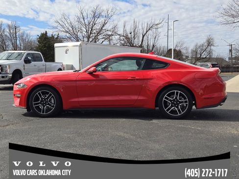Used 2022 Ford Mustang Premium image 3