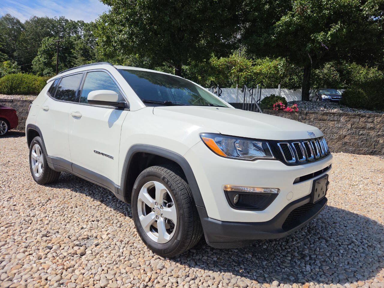 Used 2018 Jeep Compass Latitude w/ Popular Equipment Group AWD/4WD image 1