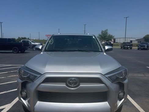 Used 2016 Toyota 4Runner Limited RWD image 3