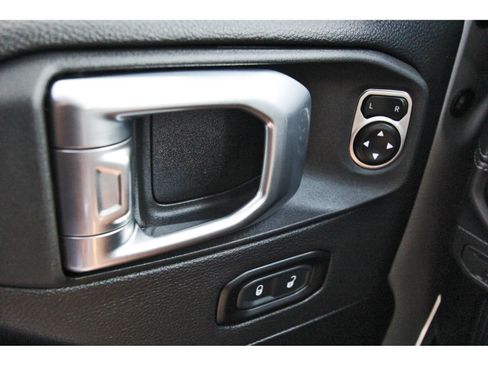 Used 2024 Jeep Wrangler Unlimited Rubicon AWD/4WD image 21