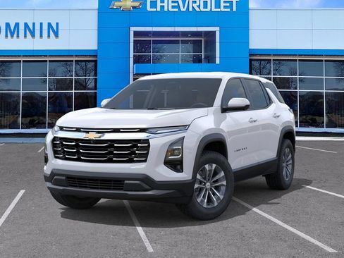 New 2026 Chevrolet Equinox LT w/ Safety and Technology Package FWD image 7