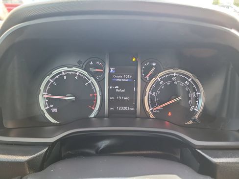 Used 2023 Toyota 4Runner TRD Off-Road Premium w/ Moonroof Package AWD/4WD image 34
