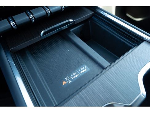 Used 2025 GMC Acadia Denali image 25