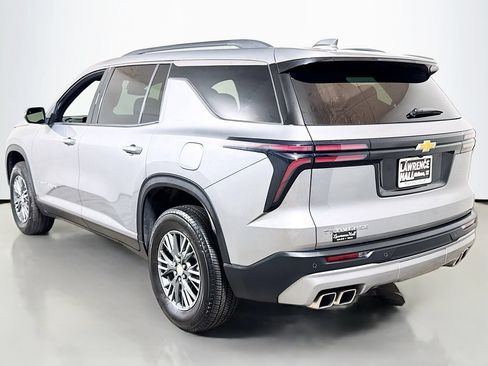 Certified 2025 Chevrolet Traverse LT FWD image 6