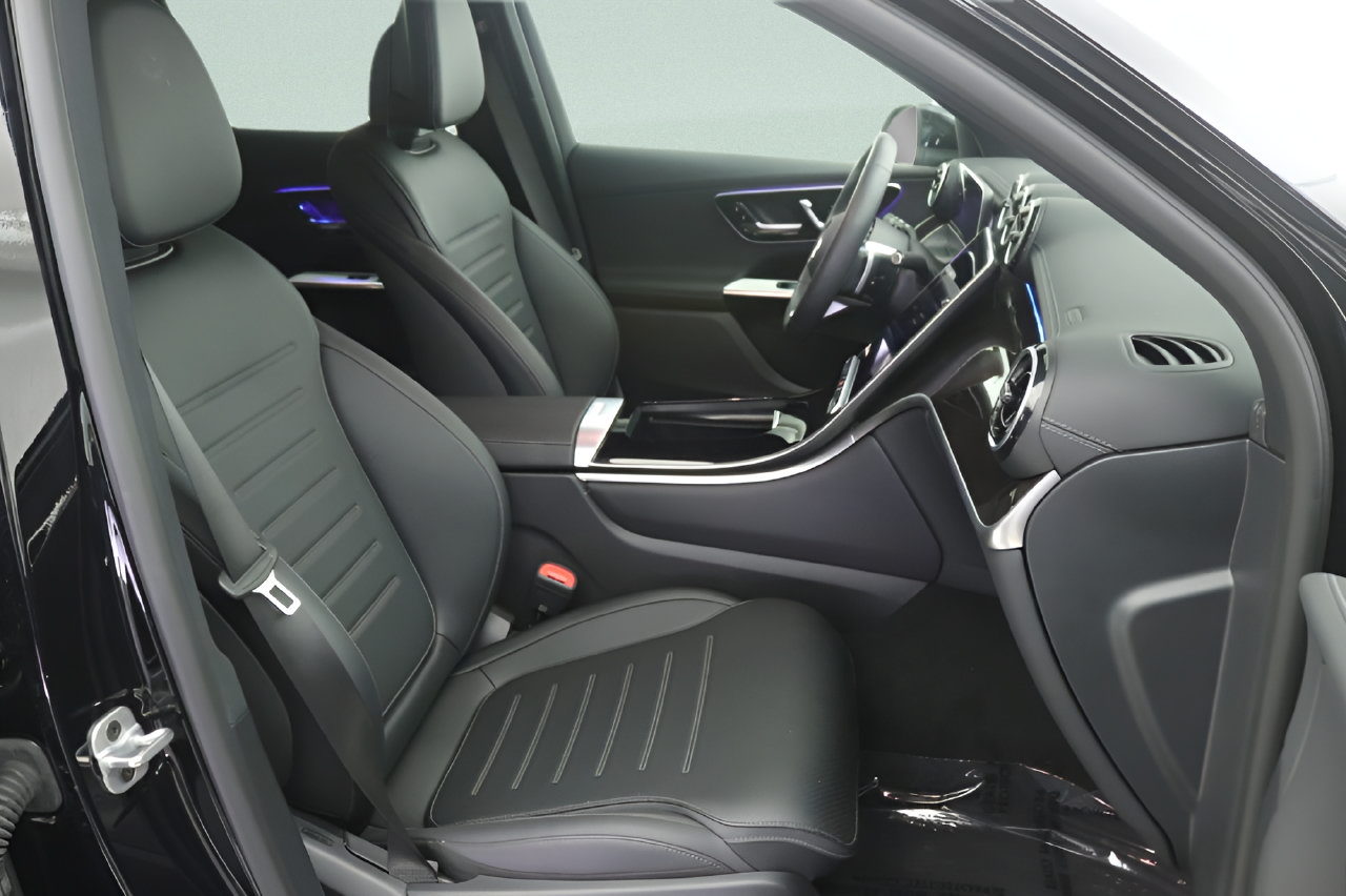 Certified 2025 Mercedes-Benz GLC 350e 4MATIC image 29