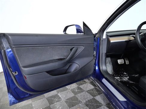 Used 2018 Tesla Model 3 Long Range image 14