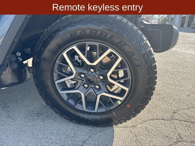 New 2026 Jeep Wrangler Unlimited Sahara w/ Whitecap Package AWD/4WD image 15