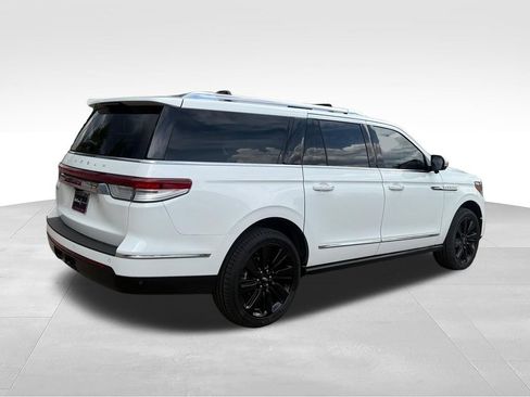 Certified 2024 Lincoln Navigator L Reserve AWD/4WD image 8