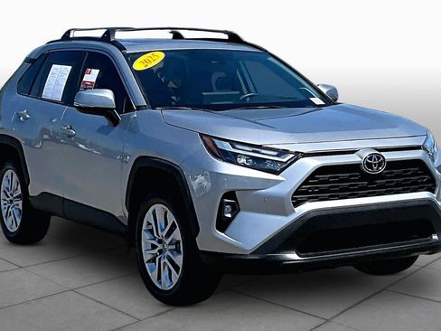 Used 2025 Toyota RAV4 XLE Premium FWD image 2