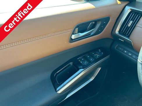 Certified 2025 Nissan Pathfinder Platinum w/ Cargo Package AWD/4WD image 19