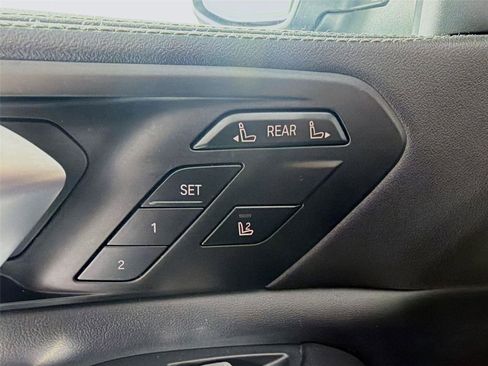 Used 2023 BMW X7 xDrive40i w/ Premium Package image 9