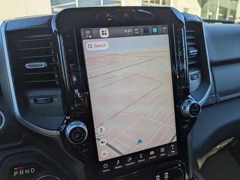 New 2026 RAM 1500 4x4 Crew Cab image 3