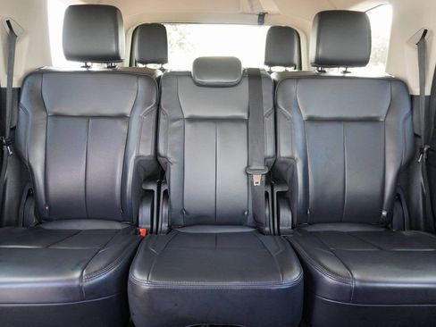 Used 2024 Ford Expedition XLT image 28