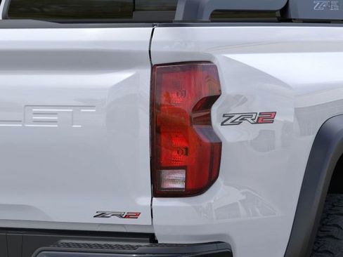 New 2025 Chevrolet Colorado ZR2 w/ Midnight Edition image 11