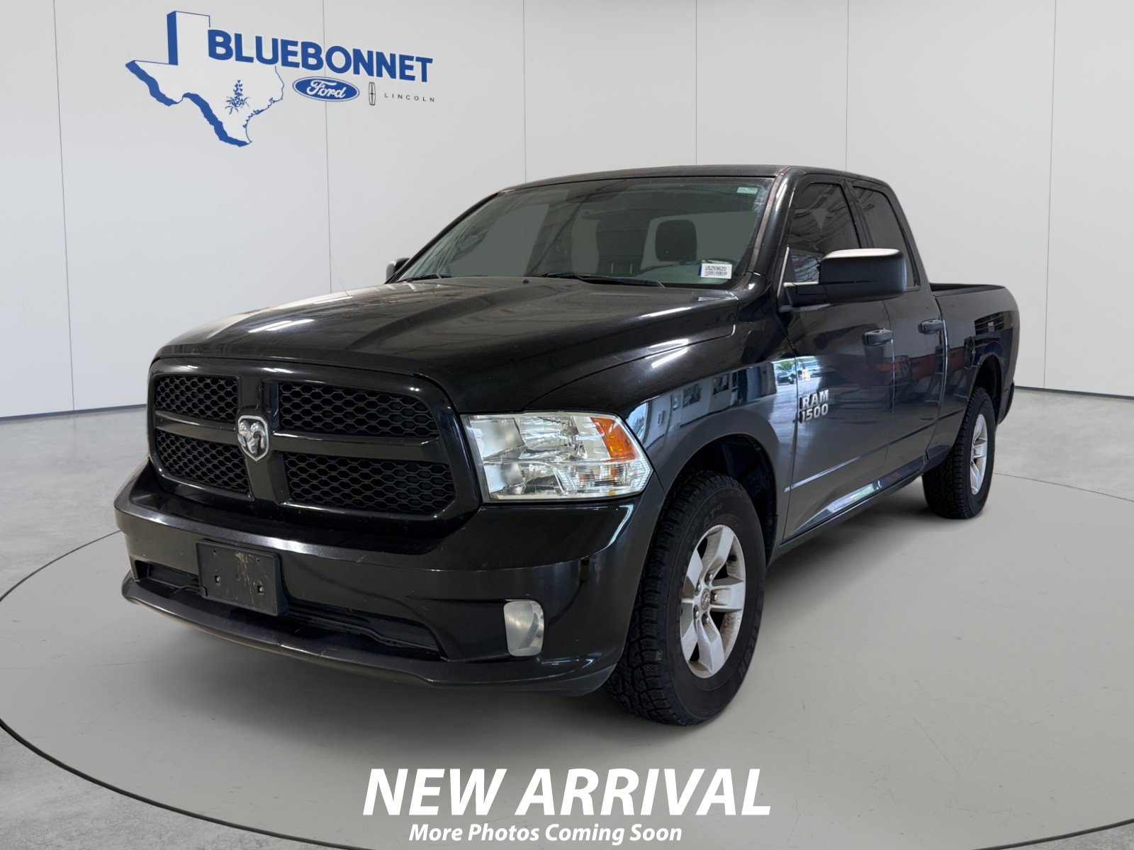 Used 2018 RAM 1500 Express RWD image 1