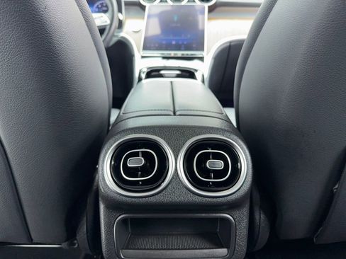 Used 2024 Mercedes-Benz GLC 300 GLC 300 image 20