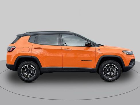 New 2026 Jeep Compass Trailhawk w/ Sun, Sound & Navigation Group AWD/4WD image 2
