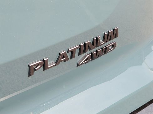 New 2026 Nissan Pathfinder Platinum image 8
