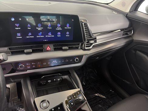 Certified 2025 Kia Sportage SX Prestige AWD/4WD image 4