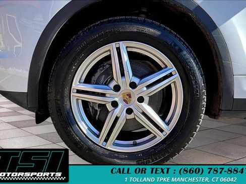 Used 2014 Porsche Cayenne Platinum Edition image 9