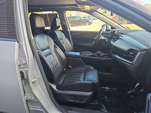 Used 2023 Nissan Rogue Platinum w/ Platinum Premium Package image 14