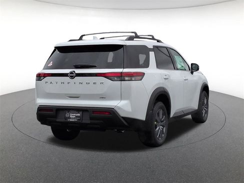 New 2025 Nissan Pathfinder SV image 5