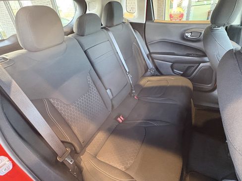 Used 2018 Jeep Compass Sport image 26