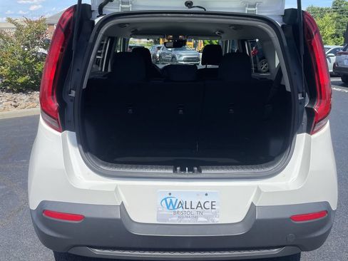 Certified 2022 Kia Soul LX w/ Technology Package FWD image 33