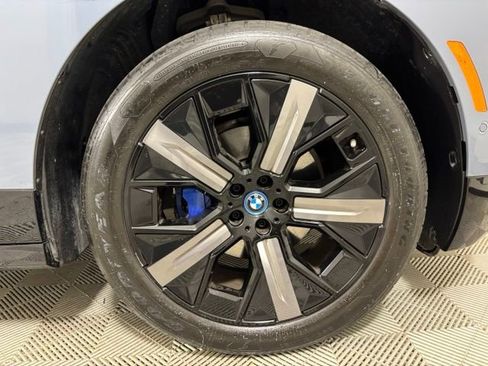Used 2025 BMW iX xDrive50 AWD/4WD image 18