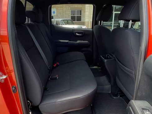 Used 2018 Toyota Tacoma TRD Off-Road w/ Technology Package RWD image 33
