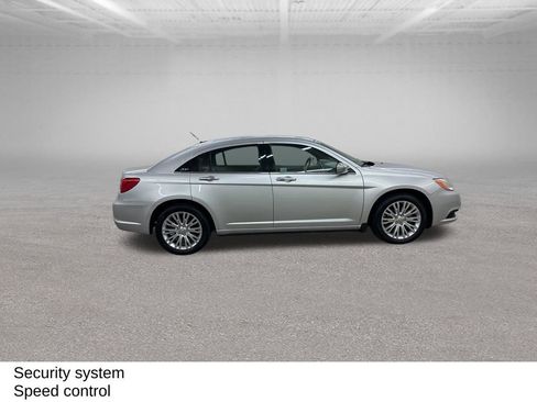 Used 2011 Chrysler 200 Limited image 14