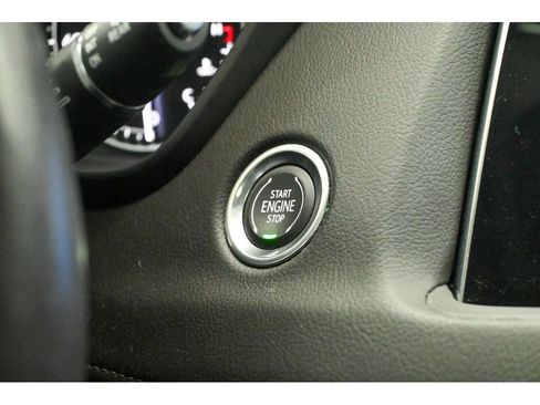 Used 2023 Cadillac XT4 Premium Luxury image 51