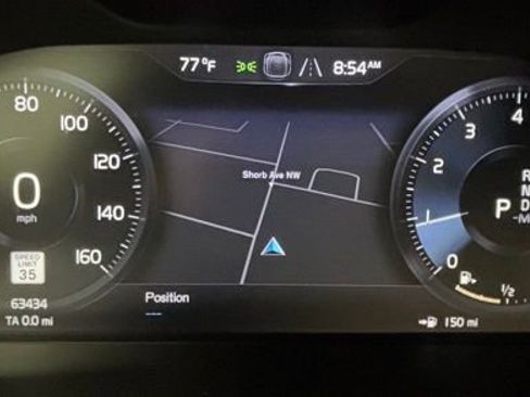 Used 2022 Volvo XC40 T5 Inscription w/ Climate Package image 16