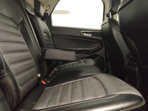 Used 2018 Ford Edge SEL w/ Equipment Group 201A FWD image 19